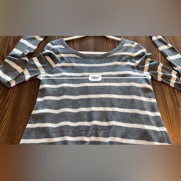 EXPRESS sweater‎ /split back women’s Medium striped - Picture 16 of 16